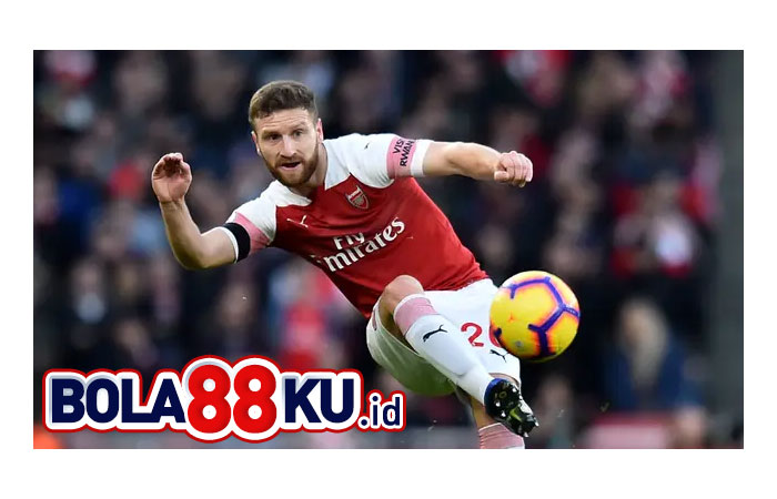 Bek Arsenal Shkodran Mustafi Masuk Radar Barcelona