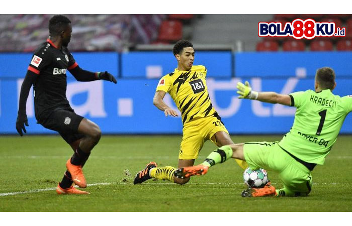 Bayer Leverkusen Vs Borussia Dortmund: Die Borussen Kalah 1-2