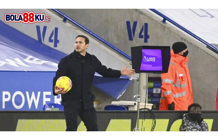 Posisinya Terus Digoyang, Lampard Masa Bodoh!