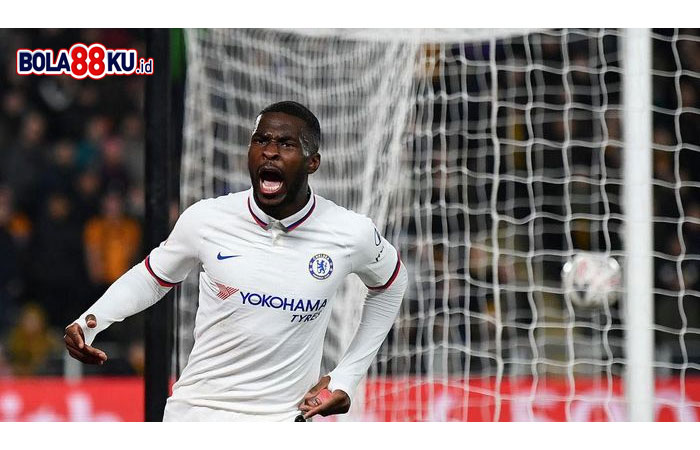 AC Milan Tuntaskan Peminjaman Fikayo Tomori