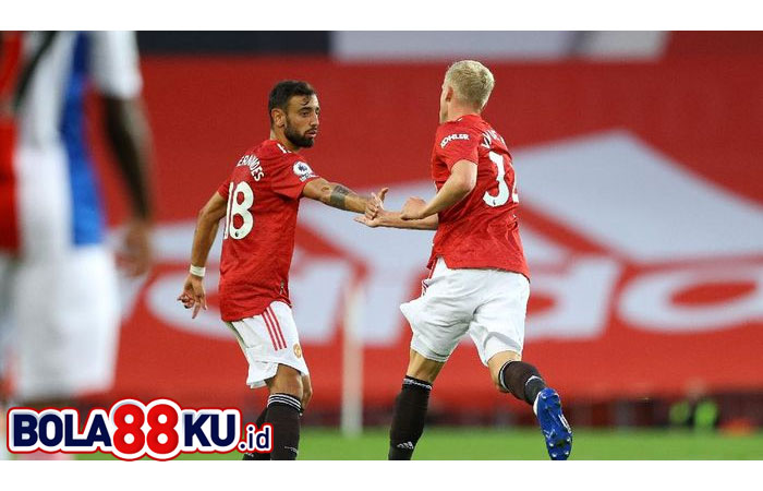 Bruno Fernandes Bersimpati dengan Van de Beek, Ini Katanya