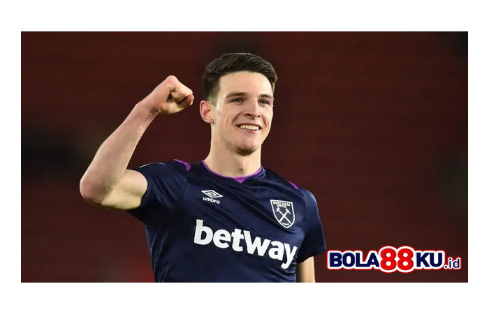 Liverpool Siap Bersaing dengan Manchester United dalam Perburuan Declan Rice