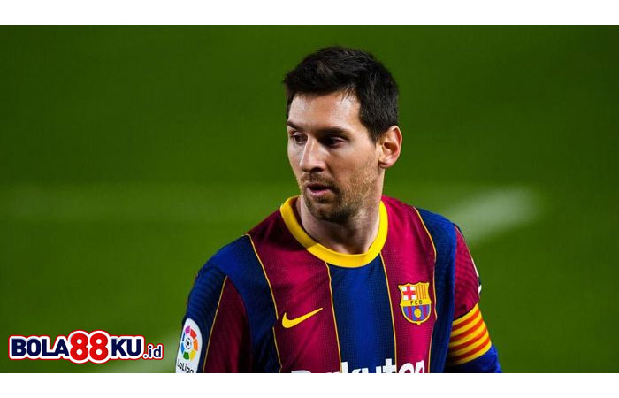 'Barcelona Bikin Kesalahan Besar Tak Jual Messi Awal Musim Ini'