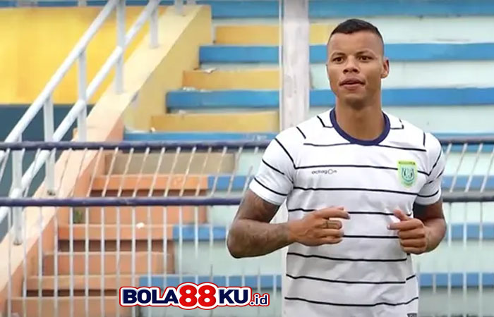 Banyak Pemain Asing Pergi, Gabriel do Carmo Malah Ingin Tetap di Persela