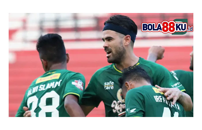 Hati Tergerak, Gelandang Persebaya Galang Dana untuk Korban Sriwijaya Air