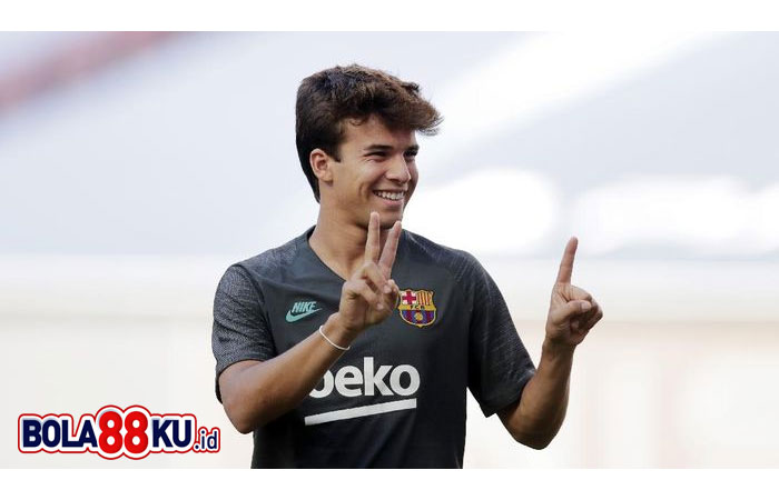 Puig di Barcelona: Main atau Tidak yang Penting Senyum