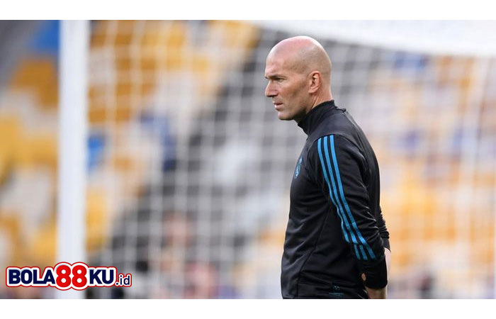 Mimpi Juventus Rekrut Zidane