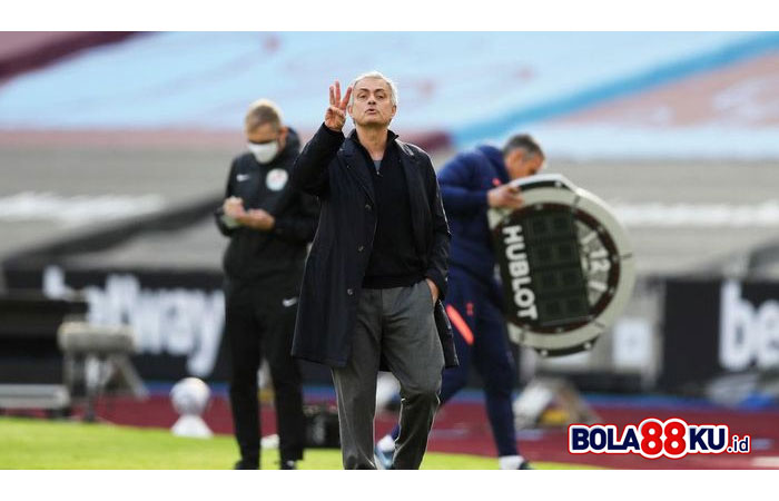 Mourinho Mulai Nyerah Bawa Tottenham Kejar 4 Besar