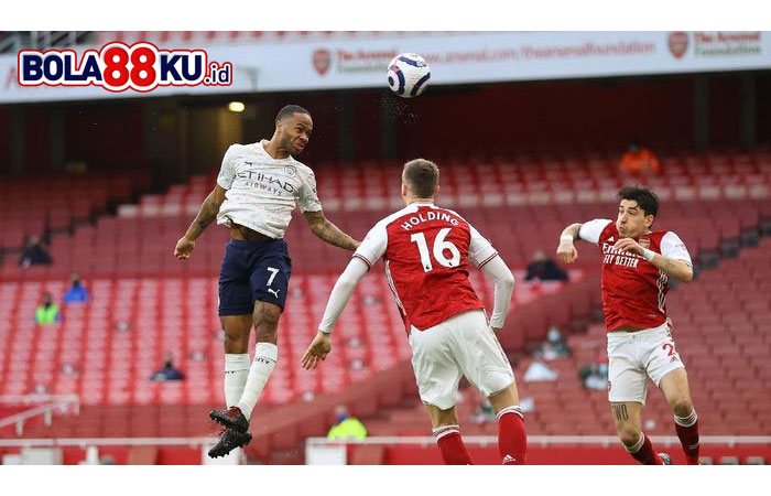 Gol Sundulan Sterling yang Begitu Spesial