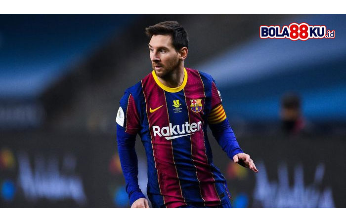 Fabregas Ungkap Messi Sempat Kesulitan di La Masia