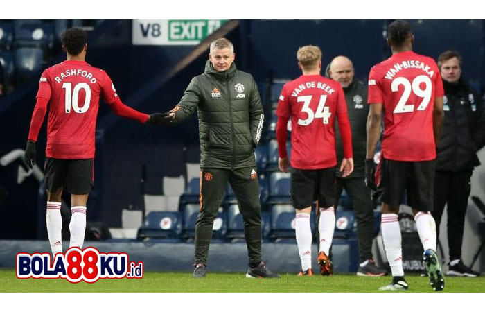 MU Tertinggal Jauh dari Man City, Sudahkah Solskjaer Menyerah?