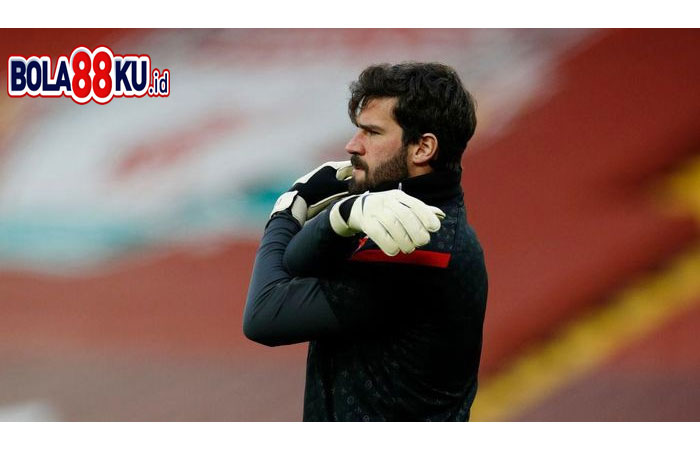 Mane Heran, Alisson Sering Selamatkan Liverpool tapi Masih Dikritik
