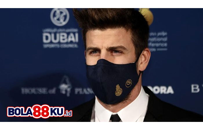 Pique Marah, Fotonya Dicatut Capres Barcelona