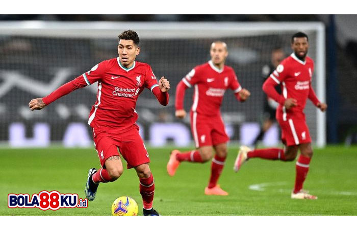Liverpool Kehilangan Banyak Bek Tengah, Firmino: Pikir Positif Saja!
