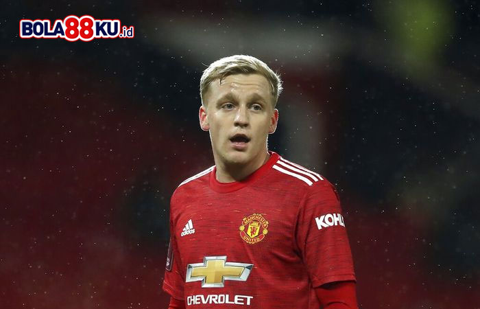 Lagi-lagi Muka Murung Donny van de Beek