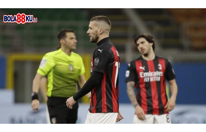 Hina Wasit, Ante Rebic Kena Sanksi Dua Pertandingan