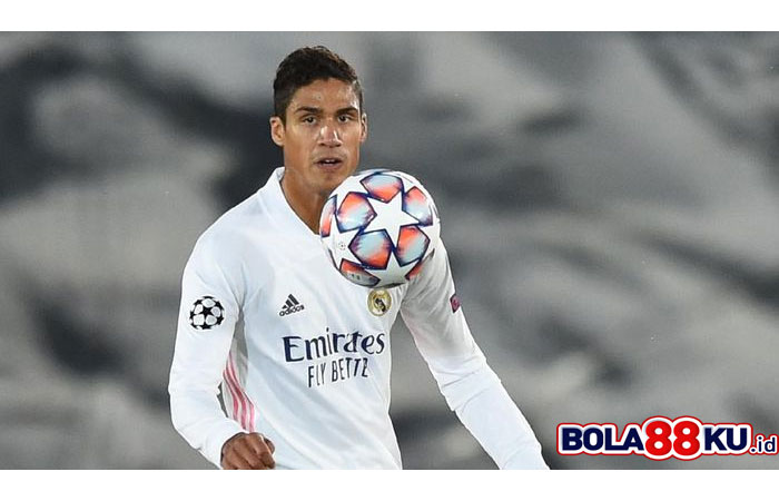Varane Bagus, Liverpool Enggak Tertarik?