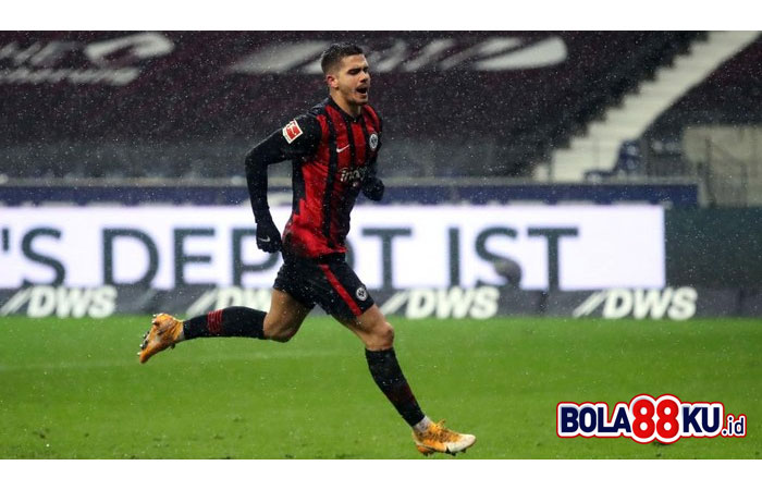 Cari Striker, Barcelona Bidik Andre Silva