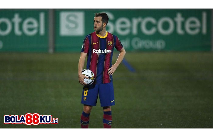 Barcelona Jual Pjanic Dulu, Baru Bisa Gaet Wijnaldum