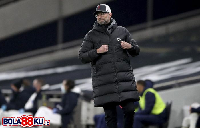 Klopp Rayakan 2 Dekade Karier Melatih dengan Manis