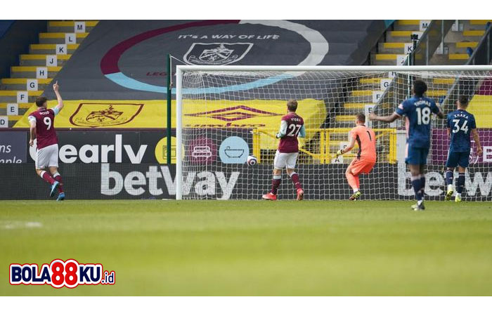 Arsenal Gagal Menang, Salah Xhaka atau Leno?'