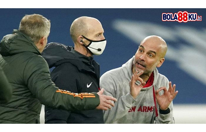 Pep dan Ole Ngeributin Apa sih? Mike Dean Jadi Bolak-balik nih